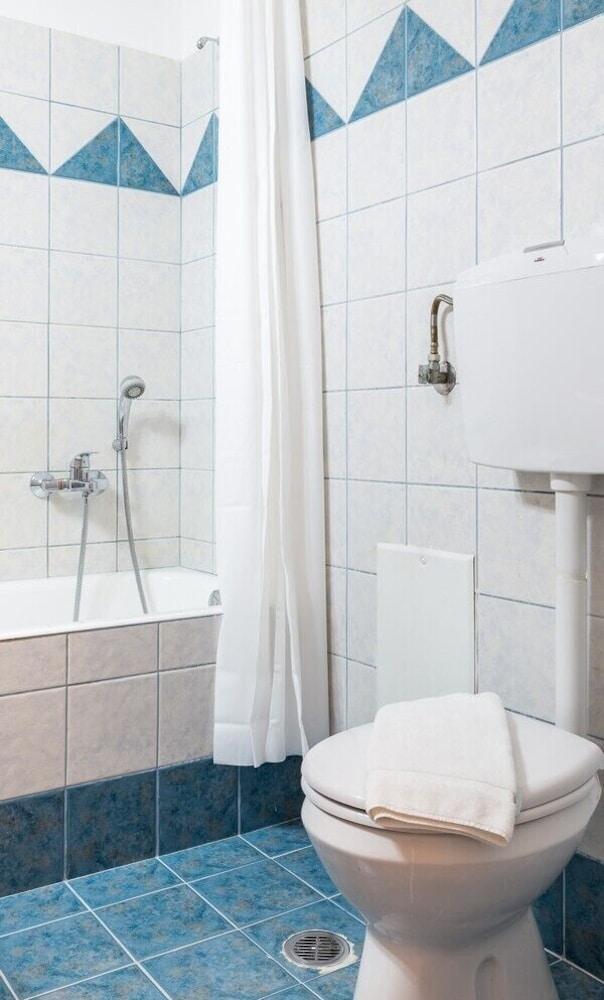 Sunny Apartment With 2 Bedrooms And Garden غليفاذا المظهر الخارجي الصورة