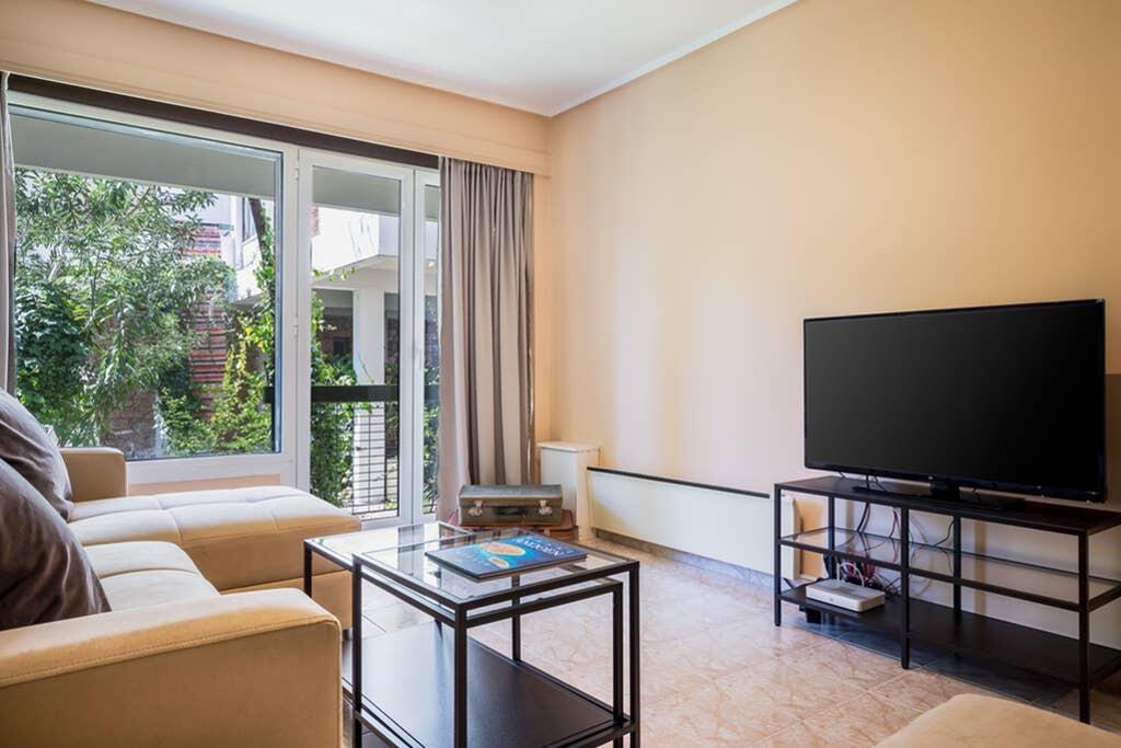 Sunny Apartment With 2 Bedrooms And Garden غليفاذا المظهر الخارجي الصورة