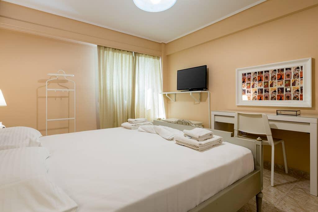 Sunny Apartment With 2 Bedrooms And Garden غليفاذا المظهر الخارجي الصورة