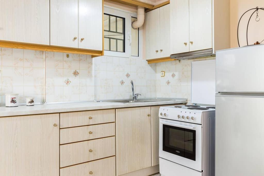 Sunny Apartment With 2 Bedrooms And Garden غليفاذا المظهر الخارجي الصورة
