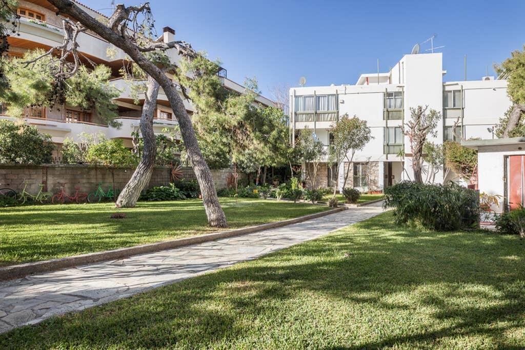 Sunny Apartment With 2 Bedrooms And Garden غليفاذا المظهر الخارجي الصورة