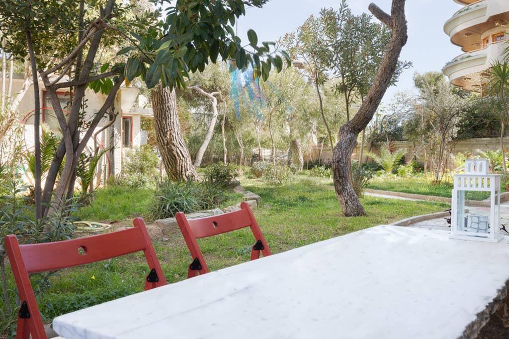 Sunny Apartment With 2 Bedrooms And Garden غليفاذا المظهر الخارجي الصورة