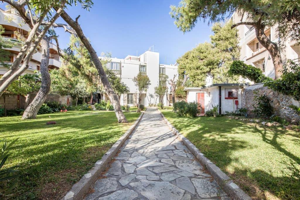 Sunny Apartment With 2 Bedrooms And Garden غليفاذا المظهر الخارجي الصورة